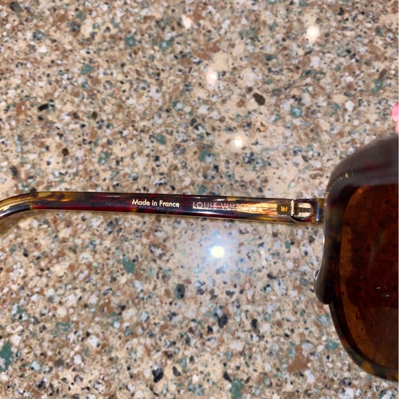 Louis Vuitton Women’s Tortoise Shell Sunglasses - Picture 4 of 6